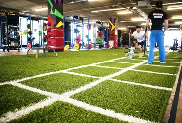 Sử dụng cỏ nhân tạo cho phòng gym, tại sao không?