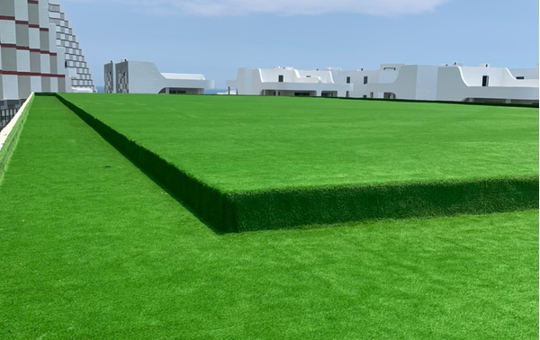 Thi công cỏ sân vườn trên mái khách sạn Marriott Phú Quốc
