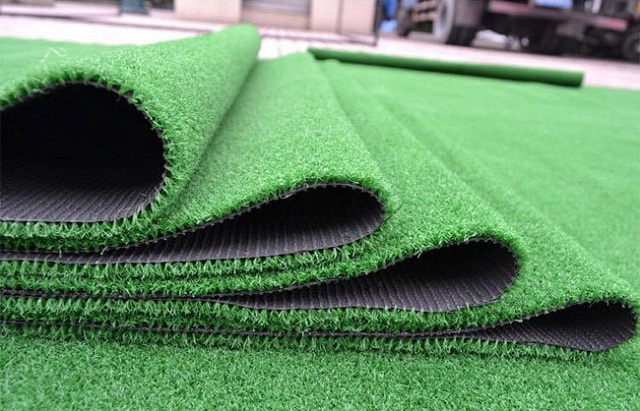 Thảm cỏ nhân tạo lát sàn được sử dụng rộng rãi trong cuộc sống ngày nay