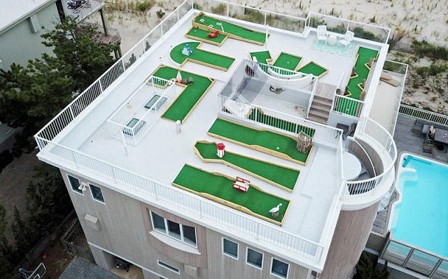 Sân golf bằng cỏ nhân tạo trên sân thượng cũng là ý tưởng tuyệt vời